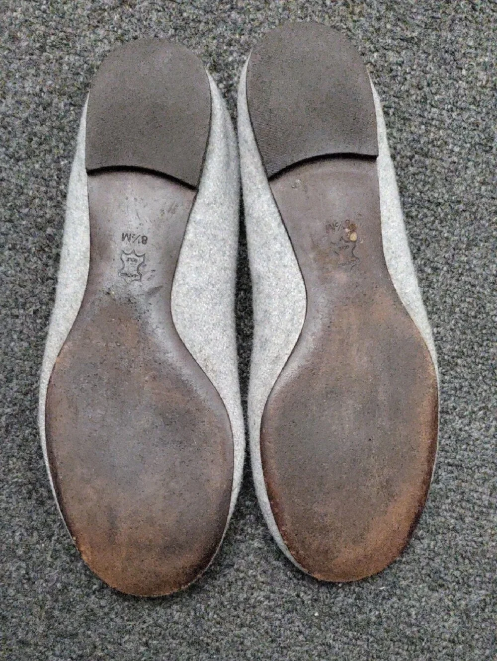 Tory Burch Logo Ballet Flats in Black Leather and Light Gray Textile